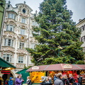 Christmas tree in Innsbruck Altstadt (1616 visits) Huge Christmas tree in front of the Golden Roof Christmas tree in Innsbruck Altstadt